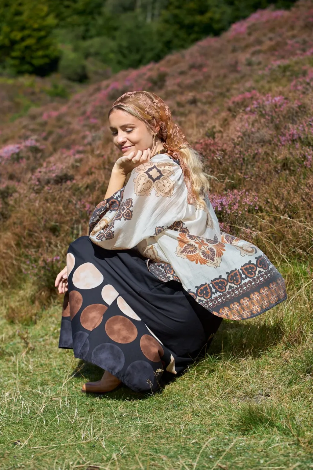 Bcmiriana Triangle Lace Scarf 3643