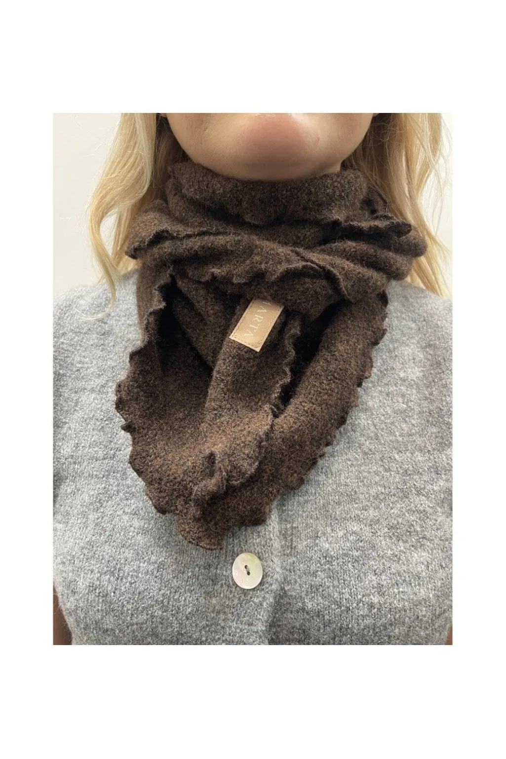 Cagnete Scarf 172-1100