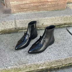 Caroline Moves CS8634