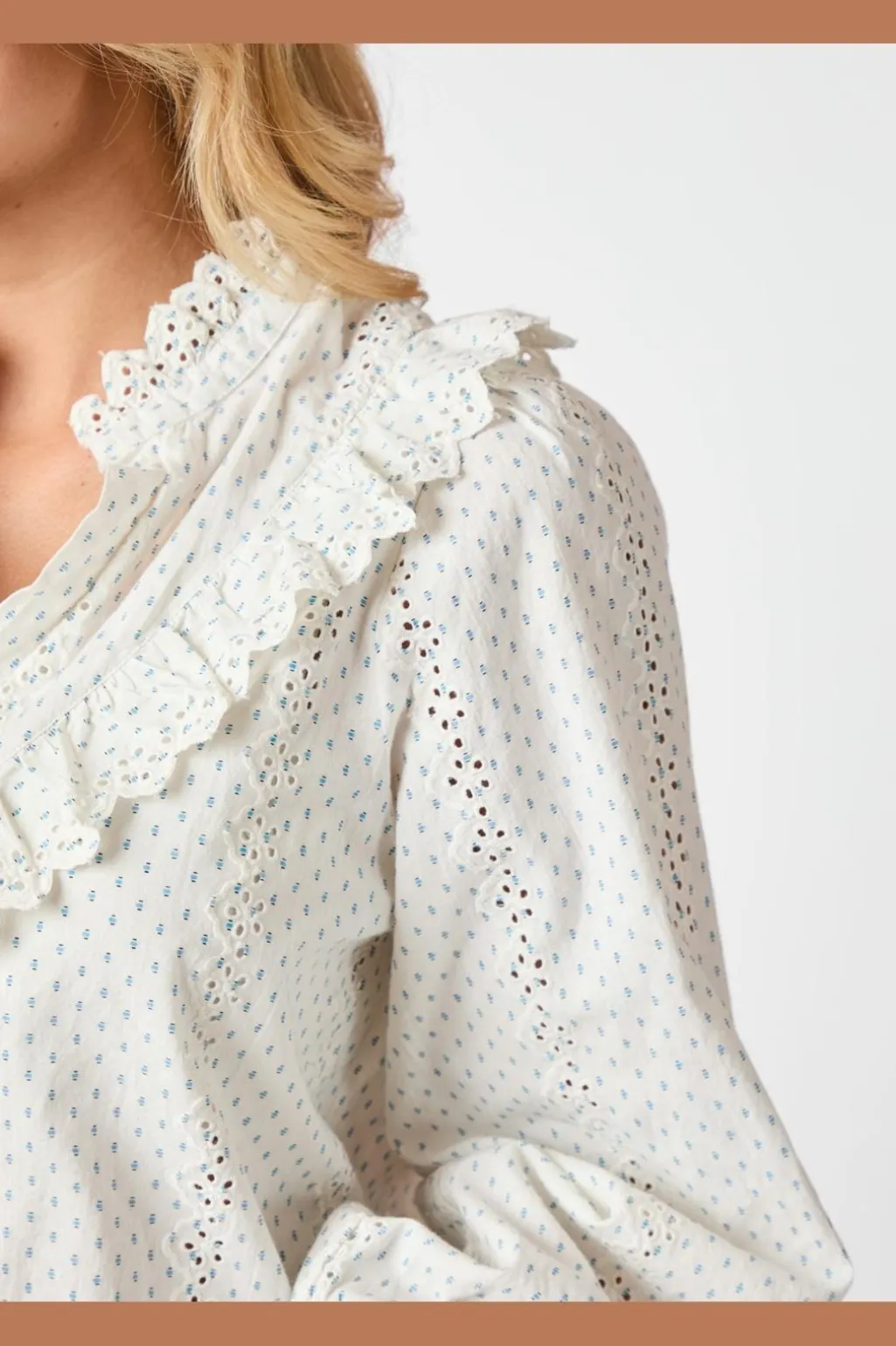 Degas Embroidery Blouse 163440