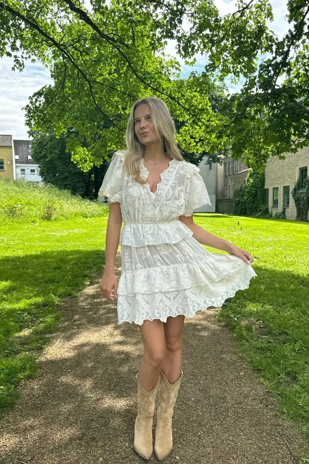 Ellinoric Lace Layer Dress