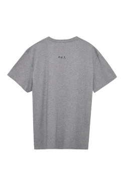 Essential T-Shirt 610560