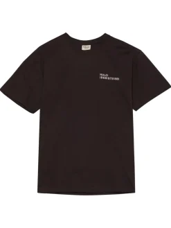 Essential T-Shirt 610560