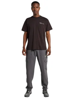 Essential T-Shirt 610560