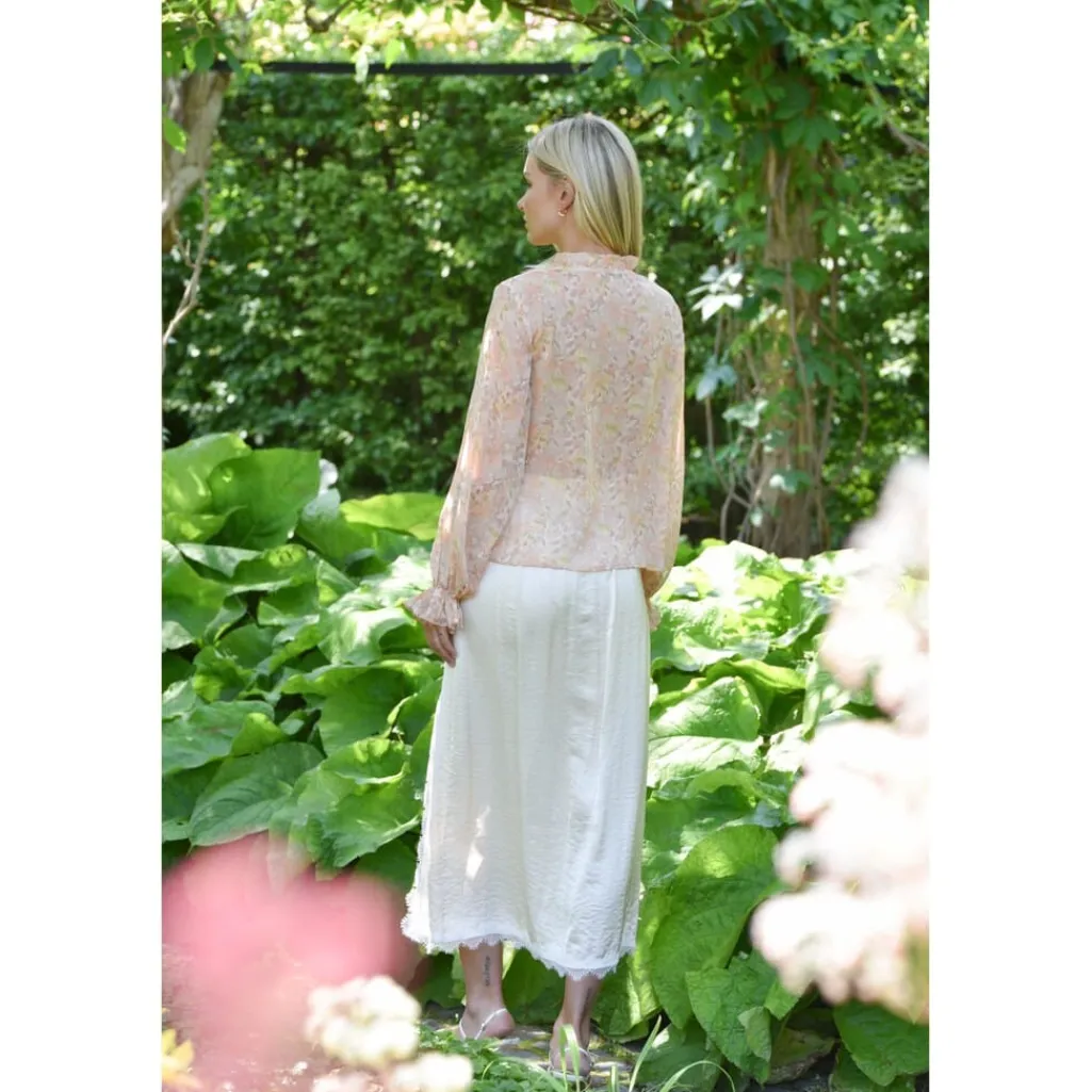 Flounce Blouse AV4936