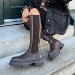 Follow Me And More CS8143