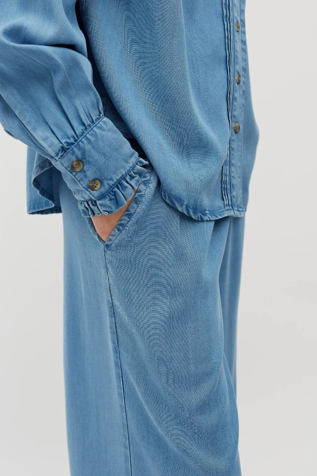 Gabrielle-M 58640542