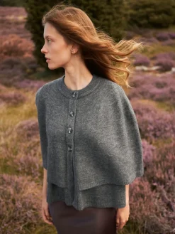 Josei Double Knit Cape 165798