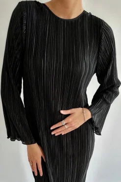 Kellyic Long Plissé Dress A23287