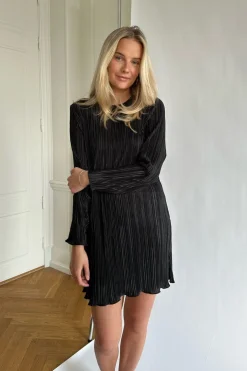 Kellyic Plissé Dress