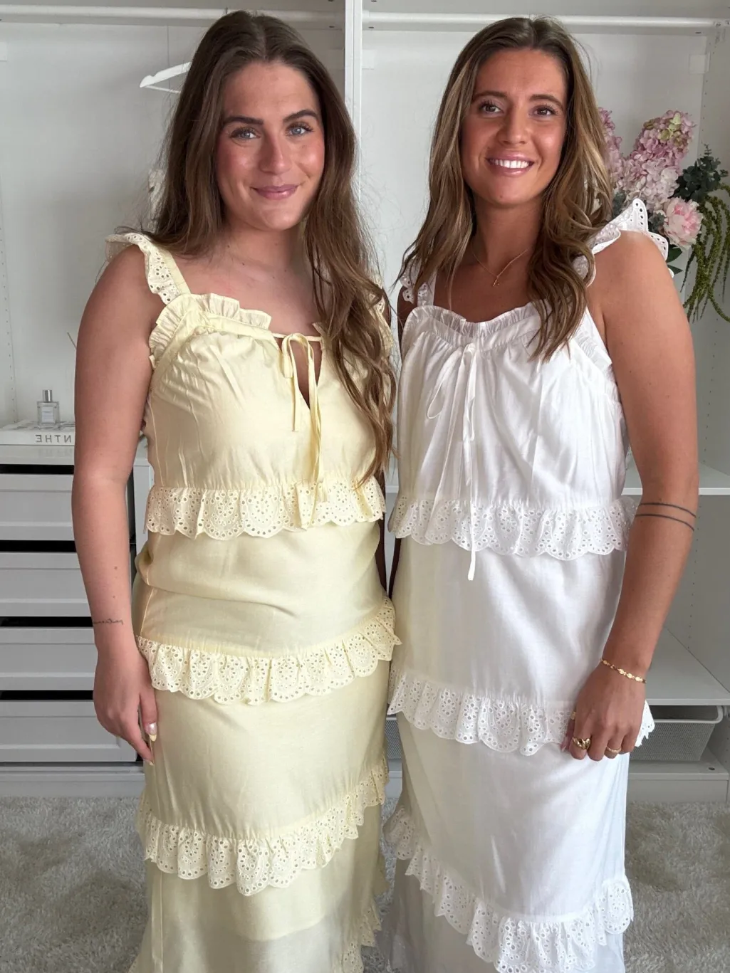 Laura And Charlott 152219B