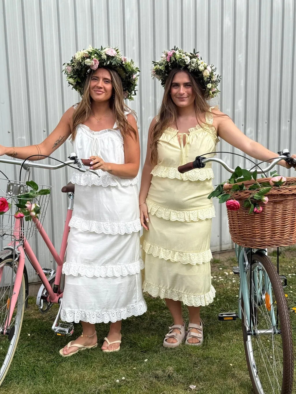 Laura And Charlott 152219B