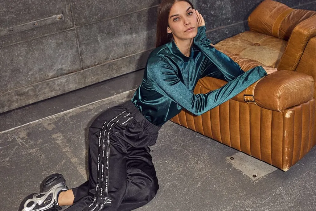 Logo Tape Track Pant HL10258