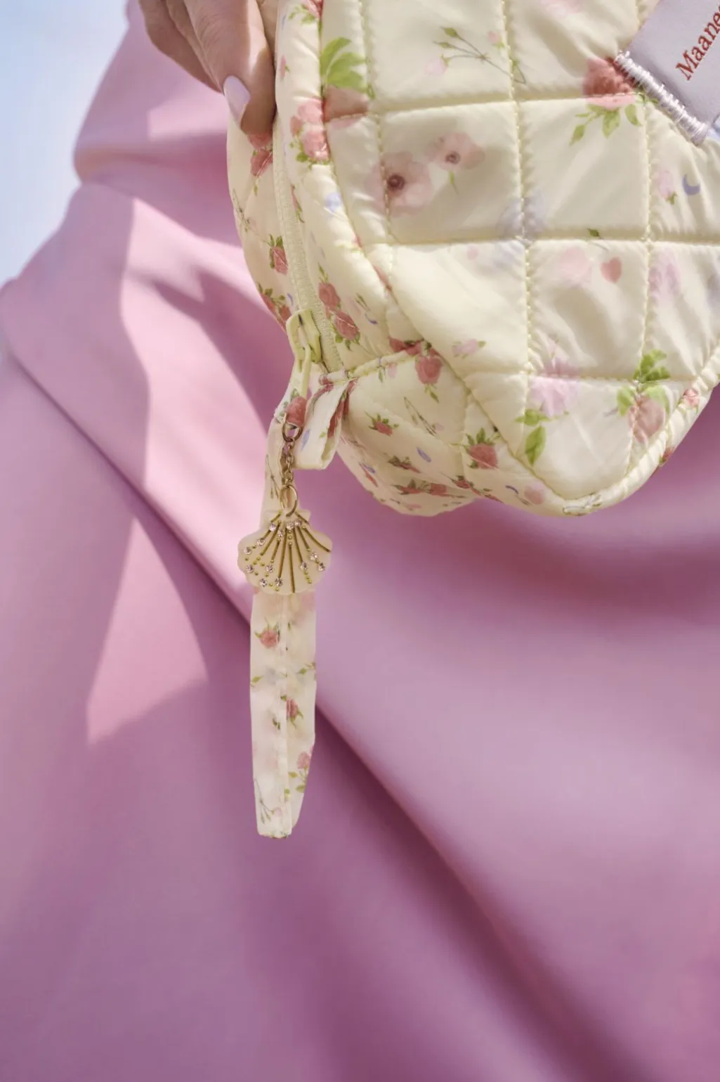 Makeup Bag Medium Roses And Shells