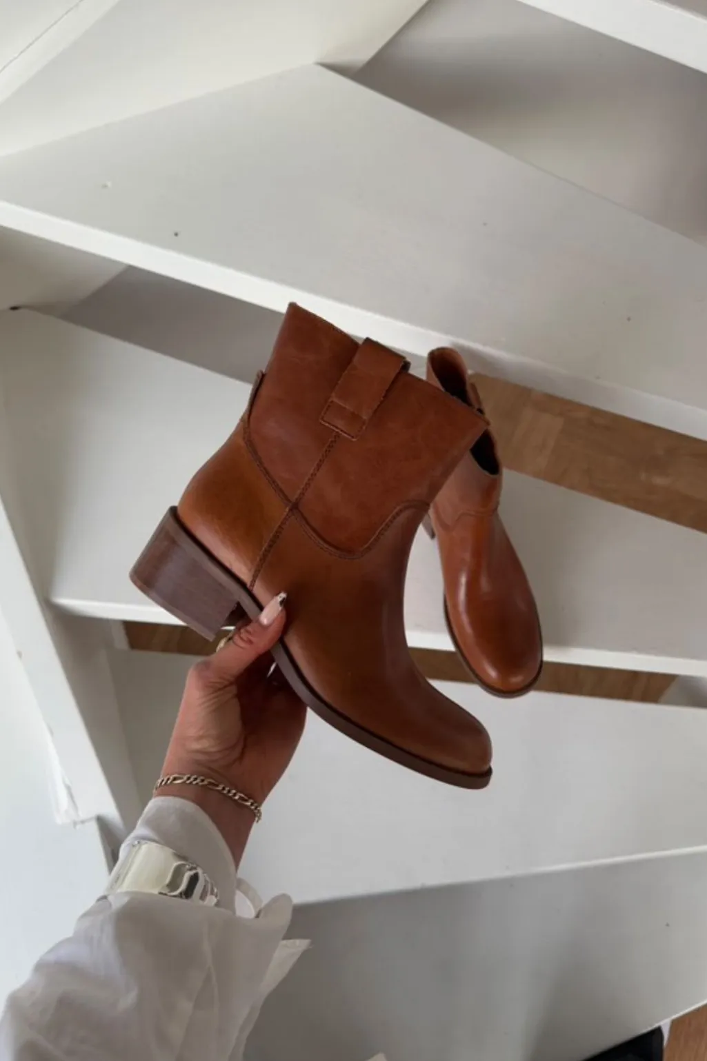 Martina Low PBboot10006