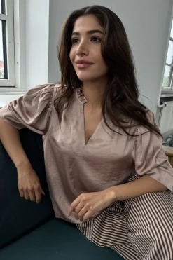 Moe V Neck Satin 14971