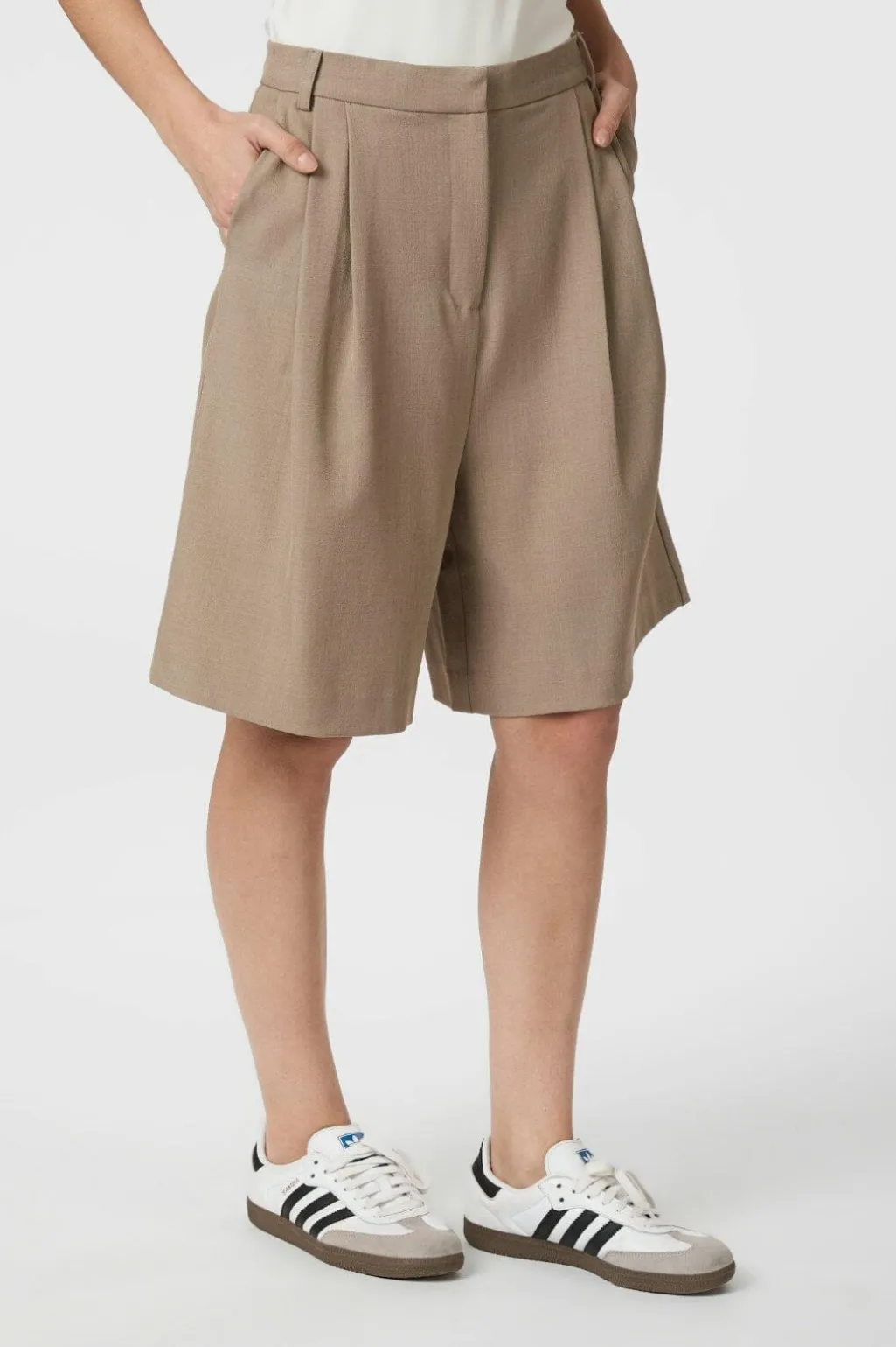 Nika Structure Bermuda Shorts 165353