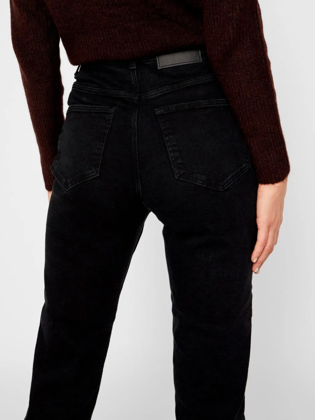 PcKesia Mom HW Ank. Jeans NOOS