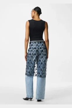 Pcnatasja Lace Sarong