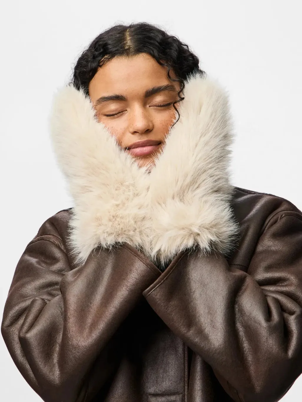 Pcplush Fluffy Mittens