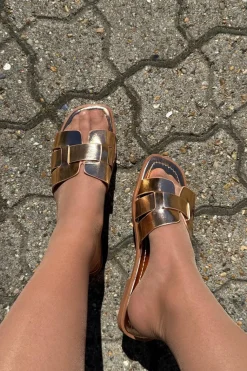 Samira Sandal