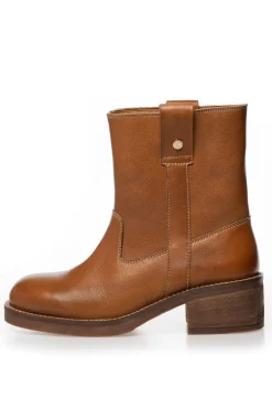 Say More Brown/ CS8646