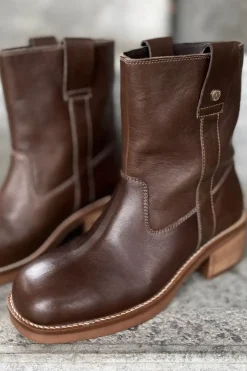 Say More /Tan CS8646