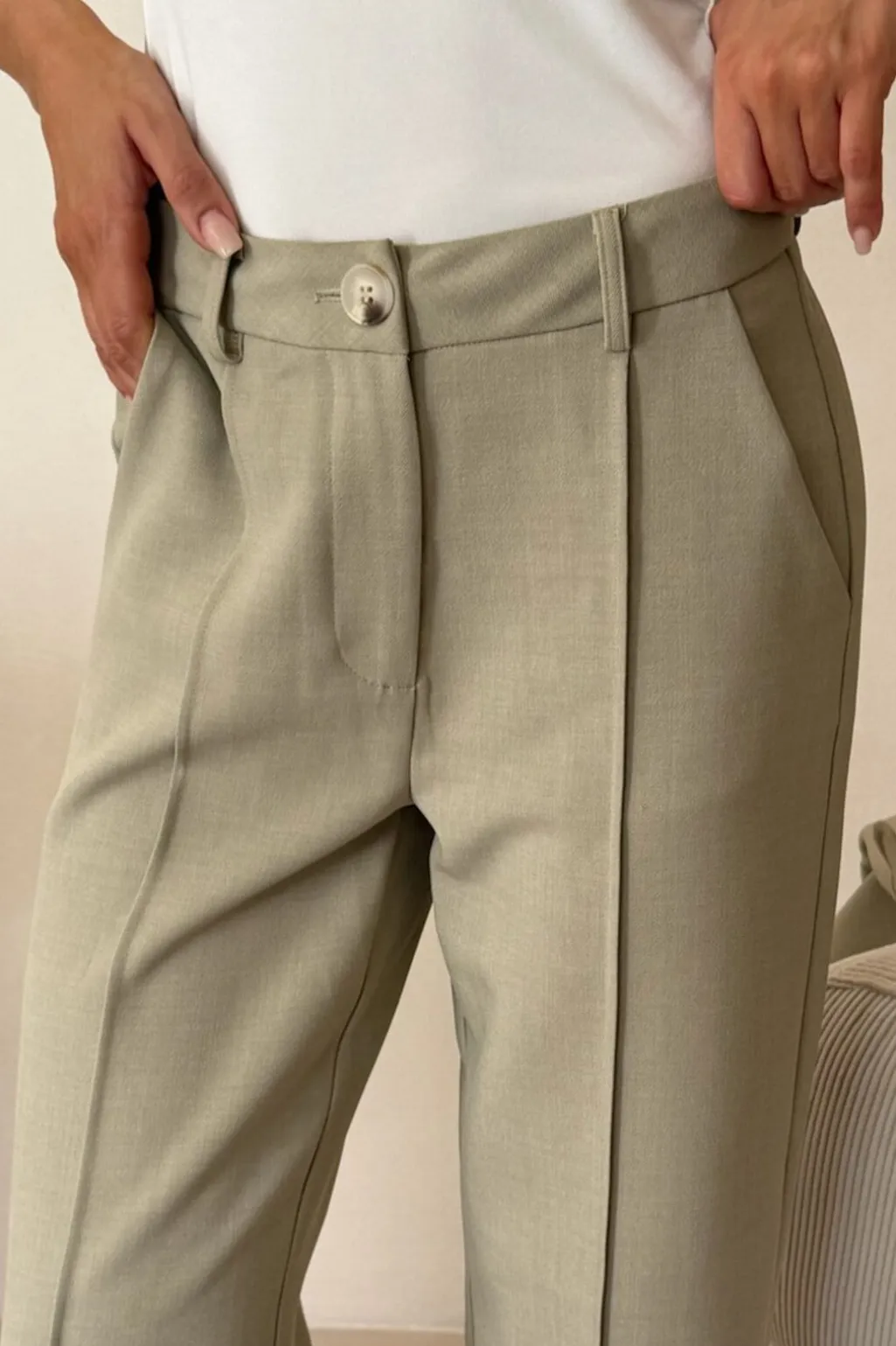 Signatureic Press Pants A23926