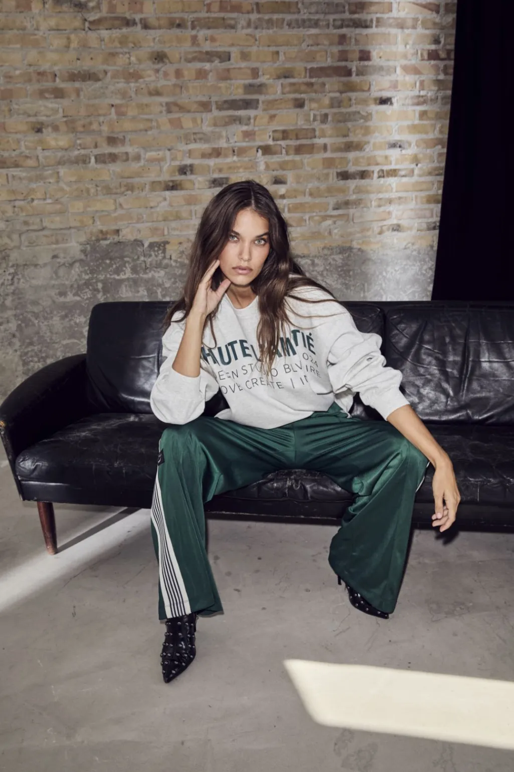 Studio Logo Sweat HL10446