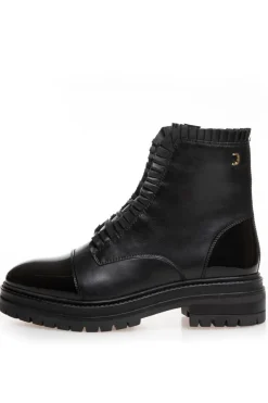 The Pretty Collection