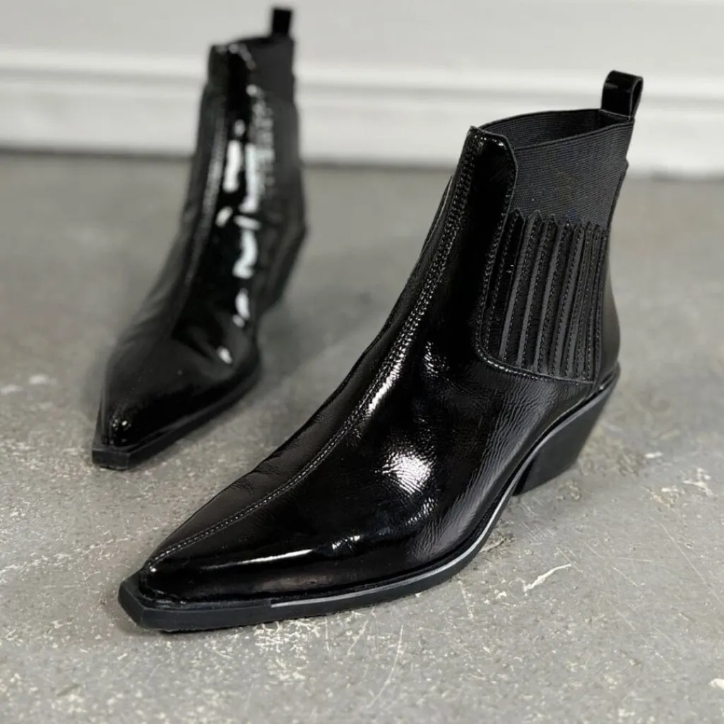 The Walking Boot Patent