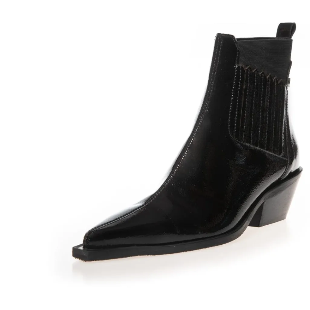 The Walking Boot Patent