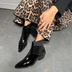 The Walking Boot Patent