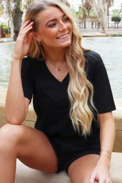 Ulla-Ss-Vneck-Tshirt