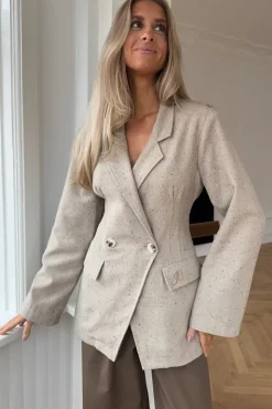 Veraic Fitted Blazer A23749