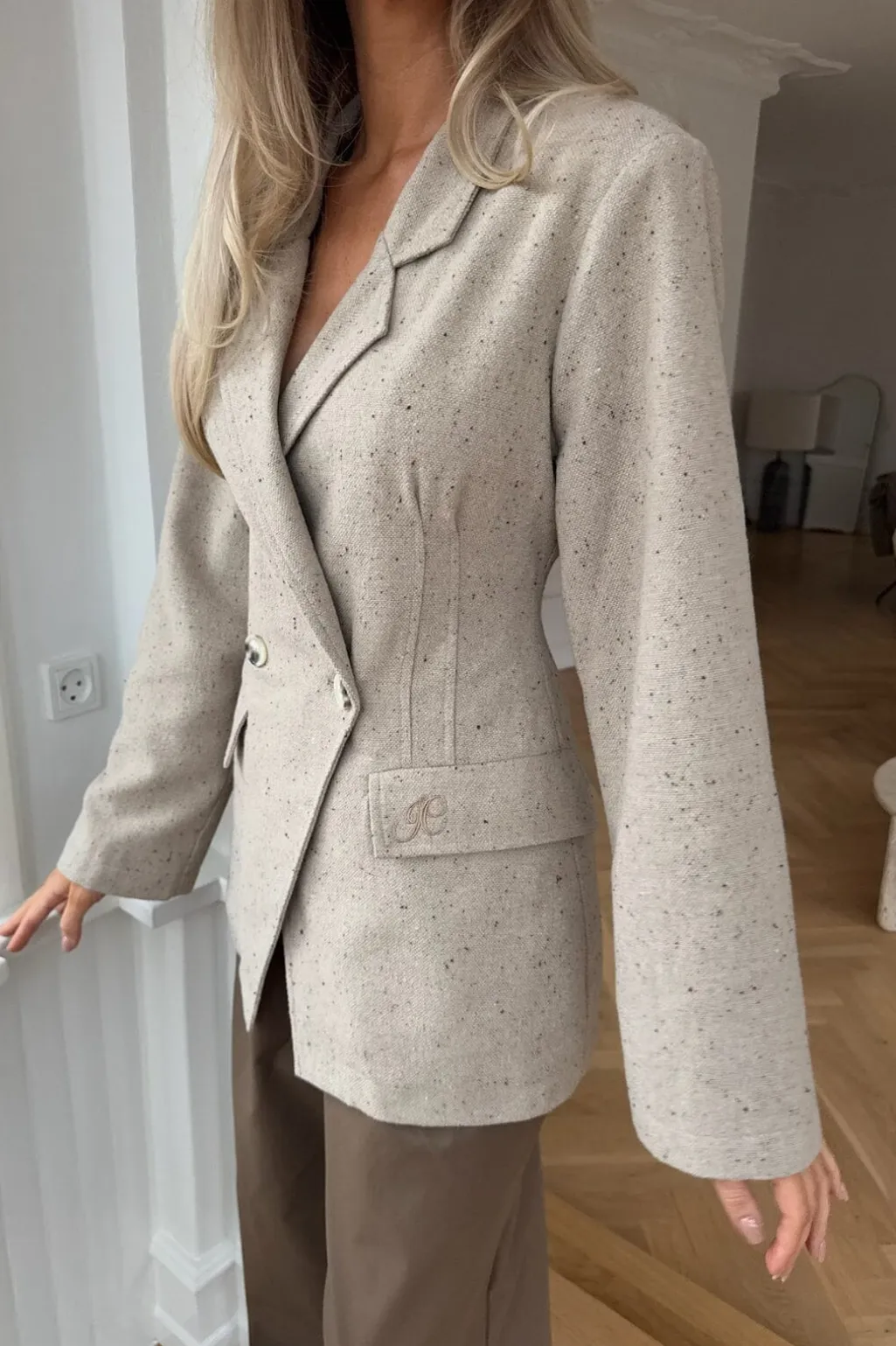 Veraic Fitted Blazer A23749