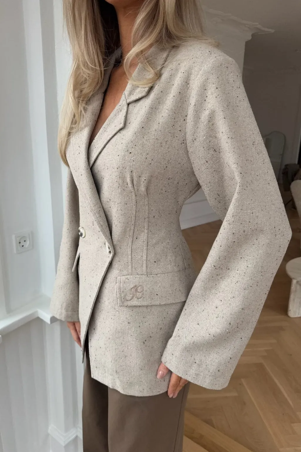 Veraic Fitted Blazer A23749