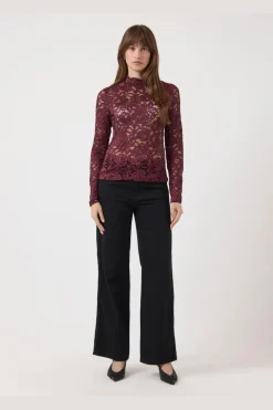 Yaslacey Ls Lace Top